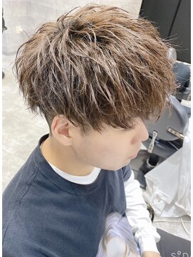 アンダーバーホワイト 天神店(_WHITE) チラ見え隠れライン