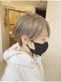 ミルクティーベージュ×ショート×くすみカラー