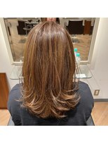 ビュートリアム 青山(BEAUTRIUM)&nbsp;レイヤーで軽さを出した外国人風ナチュラルハイライト