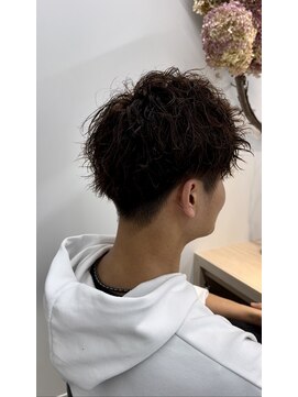 サロンドジョー(salon de joe) ツイストスパイラルパーマメンズマッシュ刈り上げ　奥東巧真