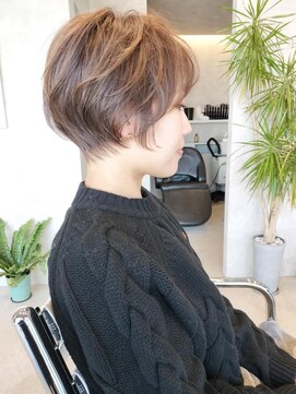 テン(Ten) ゆるふわショート