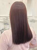 カムジーヘッドカミノウラ(COMEGHEAD KAMINOURA)&nbsp;上乃裏ショートボブイルミナカラー丸みレイヤーくびれショート