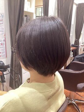 美容室ヒラトヤ 都南店 丸みショート小顔カット似合わせカット透け感束感ボブ