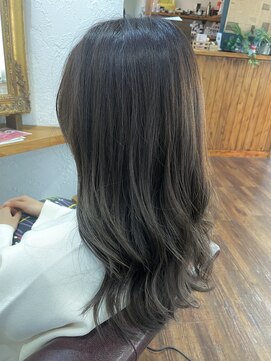 レジスタヘアーワークス (REGISTA hair works) ダークグレージュ＊柔らかロング