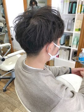 ヘッズ 本八幡店(HEADS) MEN'S HAIR  センターパート　ツイストスパイラル　コンマヘア