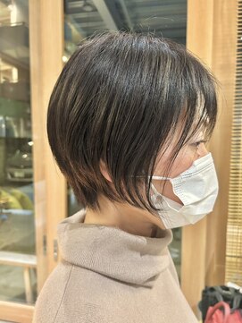 オーガニック リブ 川越(organic+live) ３０代大人可愛いアッシュベージュくびれショート耳掛け透明感