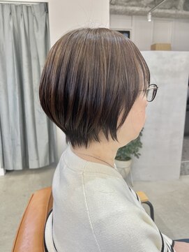 セム(sem) ショートボブ×白髪ぼかしハイライト×シールドトリートメント