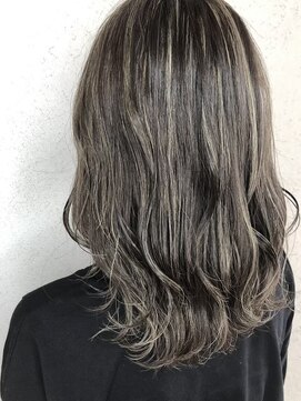 スノウ(snow) ハイライト＋アッシュグレイカラー