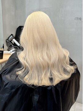 ヘアサロン ガリカ 表参道(hair salon Gallica) 【柴田優香】ケアブリーチでつくる透明感ホワイトブロンドカラー