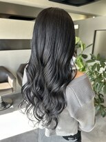 チラックス(ChilluX)&nbsp;透明感たっぷり暗髪アッシュ