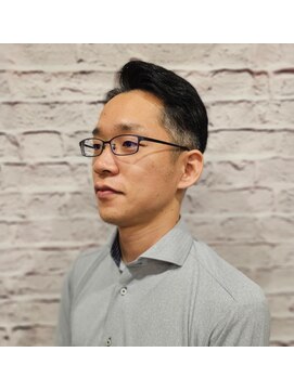 グレイスフル バーバープラチナム 六本木店(Graceful Barber platinum) メガネのかけやすいビジネスショートヘア