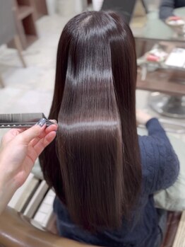 硬くならず、コテでも巻けてアレンジしやすい、柔らかい仕上がりに◎【津田沼】