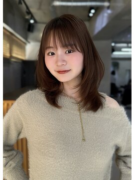 ヌイ 横浜(nui) もっちりミディアム ハイレイヤー ハッシュカット