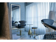 ルフレ 新宿本店2nd(Reflet)の雰囲気（明るい店内♪新宿髪質改善ケアブリーチダブルカラーmen's）