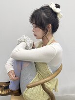 チーカ(chica)&nbsp;シュシュでパーマアレンジ/ロングパーマ