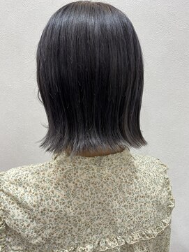 ステラフィランテ(Stella Filante) 外ハネ切りっぱなしボブ