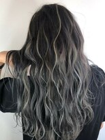 ワンクリエーション(ONEcreation)&nbsp;スモーキーグレージュ/ブリーチ/韓国/ダブルカラー[愛甲石田駅]