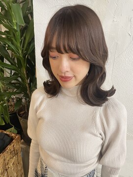 ウィークエンド(WEEKEND) 韓国風くびれミディ