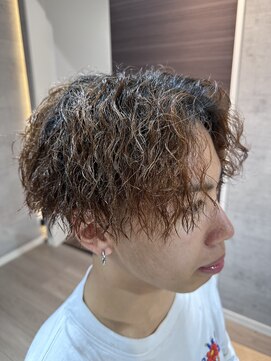 トゥエンティ(twenty) stylist 根本　癖にツイスパ
