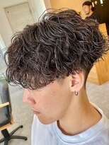 フゥ 宇都宮(FeU)&nbsp;波巻きパーマメンズパーマメンズヘアツーブロックツイストパーマ