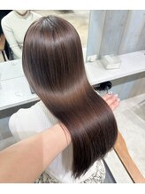 気になるクセ、縮毛矯正かけたいけど後々ダメージが。各々の悩みに応える髪質改善[横浜駅]