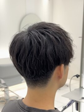 アールプラス 新宿(ar+) ナチュラル刈り上げショート