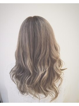 ラヴェ(LAWE.) 外国人風シルバーベージュ♪