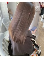 ケイリー(KAYLEE)&nbsp;レイヤーカット　ラベンダーグレージュ