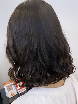 アメリ バイ アピッシュ(Amelie by apish) コテ巻き風パーマ王道カール 新デジタルパーマ