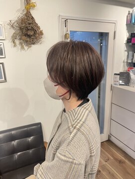 ルッツ カオラ(Ruttu KaoLa) 大人可愛い襟足スッキリ小顔ショート　30代40代50代　志木