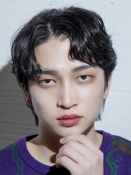 シド 表参道(s.i.d) ソフトウルフセンターパート×垢抜けメンズメイク