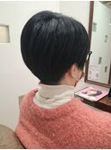 女性の刈り上げショート【浪漫byROOMS小西】