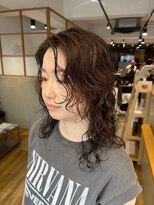 アカラ(acala)&nbsp;レイヤーパーマ【20代/30代/イルミナカラー】