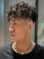 ブロック(bloc)&nbsp;スパイラルパーマ ハードパーマ 束感 フェード マッシュ