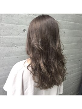 アライブ ハラジュク(ALIVE harajuku) 【ALIVE原宿】ハイライトで暗めのアッシュグレーで外国人風☆