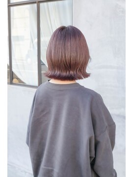 ホワイトルーム(White Room) ピンクベージュの外ハネボブ♪