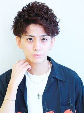 モットコウ 高知帯屋町(Mot-Co) キャルクレイションアップバング×レッドバイオレット