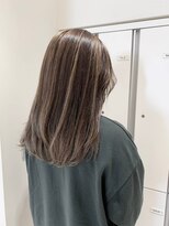 ロハスバイケンジ(LOHAS by KENJE)&nbsp;白髪ぼかしで白髪染めも明るくオシャレに