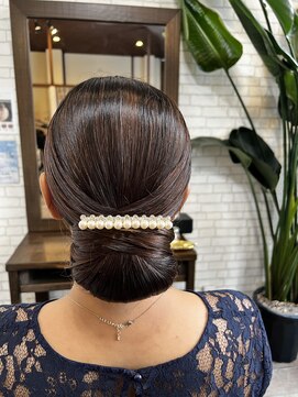 ラシクベル(Lashiku Belle) シニヨンヘア