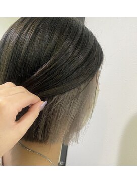 アリエル セバスチャン インナーホワイト