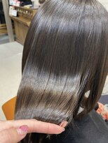 ネイロ 日本橋(NeiRo)&nbsp;艶髪ショートボブハイライトカラー大人ショートカット白髪ぼかし