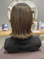 エピ(epi)&nbsp;グレージュハイライトの切りっぱなしロブ