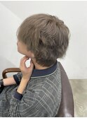 やわらかグレージュ