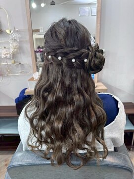 【セットサロンfirst】サイドお団子のハーフアップ