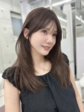 アイヴィ 表参道(IVY) 顔まわりカット 韓国前髪 おくれ毛 サイドバング 表参道