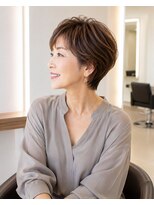 バグズ(Baguz) 50代60代大人美人ひし形ショート小顔艶ベージュ上品ヘア