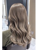 リオリス ヘア サロン(Rioris hair salon) ミルクティーグレージュ/ハイトーンロング
