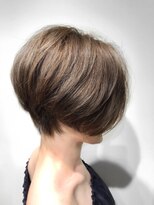 リアン(Lian)&nbsp;【前下がりボブ】グレーアッシュ前下がりボブ