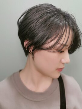 フラッグ ヘアー 天神西通り店(Flag HAIR) 前下がりハンサムショート