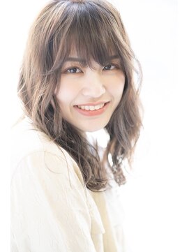 グレイス ヘアドレッシング 鷹匠(grace hair dressing) 【20代】重軽レイヤーカール×ハニーシルバー